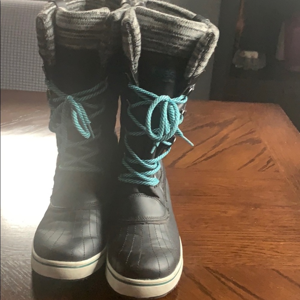 All weather boots worn once